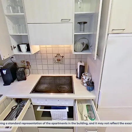 Simple 2 Bedroom With Essentials Apartment Zurich